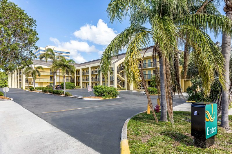Quality Inn Palm Beach International Airport,Near Cityplace,2.5 star