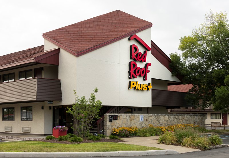 red roof inn plus pittsburgh south airport