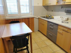 Apartment For Four With Free Parking,,0 star