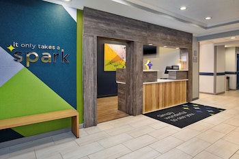 spark by hilton walker grand rapids north