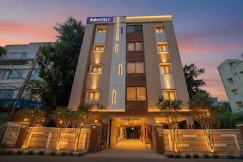 Fabhotel Golden Gate,Hyderabad|Chanda Nagar,3 star