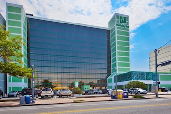Holiday Inn Va Beach-Oceanside (21St St) By Ihg,2101 Atlantic Avenue,3 star