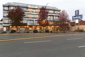 Days Inn By Wyndham Victoria Airport Sidney,Ninstints>>British Columbia,3 star