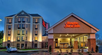 Hampton Inn & Suites Asheville Airport,Asheville Regional Airport>>Asheville,3 star