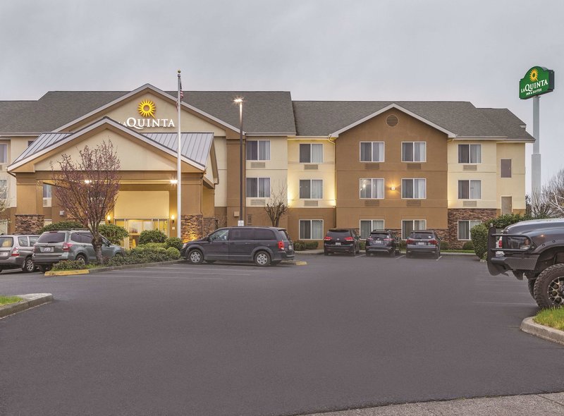 La Quinta Inn Suites Central Point Medford,Near Rogue Valley Family Fun Center,2 star