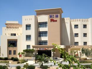 swiss inn plaza