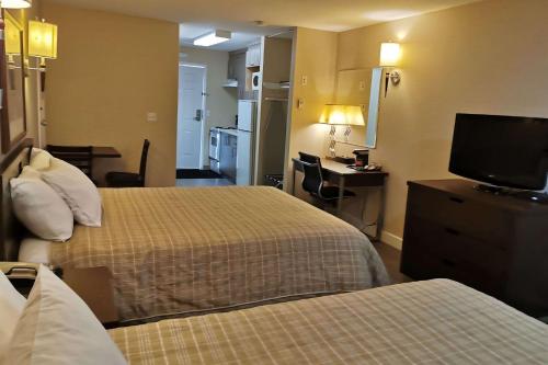 rodeway inn and suites