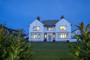 Larkhill House,,4 star