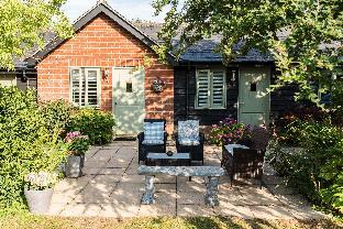 The Foxes Den Coffee House And Rooms,,3 star
