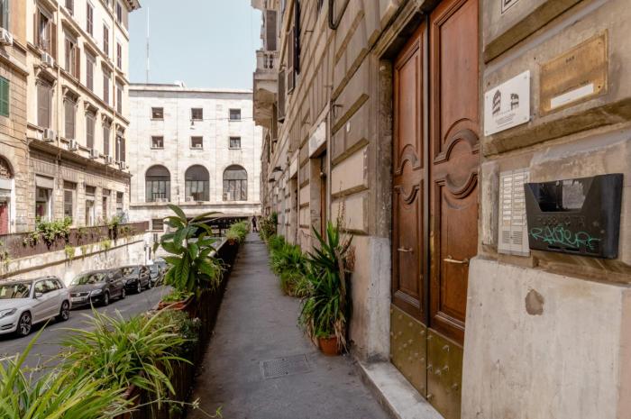 4-Bdr Apt Among Colosseum&Termini 10-People,,0 star