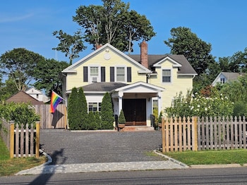 Come As You Are Inn,,3 star