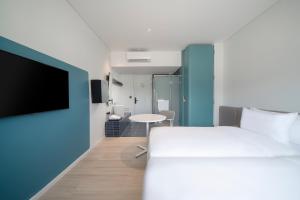 go hotel bowin at robinson lifestyle