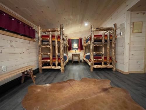 Adirondack Lake Cabins,,0 star