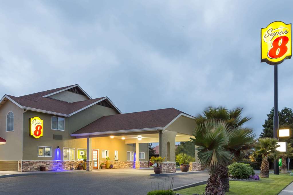 Super 8 By Wyndham Fortuna,Fortuna>>Eureka,2 star