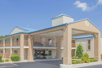 Days Inn & Suites By Wyndham Pine Bluff,Arkansas>>Pine Bluff,2 star