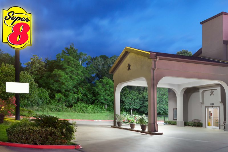 super 8 by wyndham huntsville