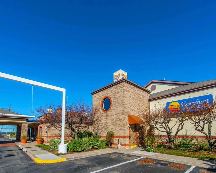 Comfort Inn & Suites,Pennsylvania>>Erie,2.5 star