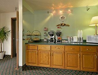 Econo Lodge Spotsylvania Town Center,Quantico>>Fredericksburg,2 star