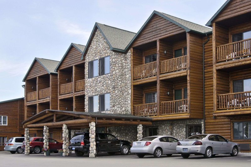 Super 8 By Wyndham Bridgeview Of Mackinaw City,Mackinaw City>>Mackinac Island,2 star