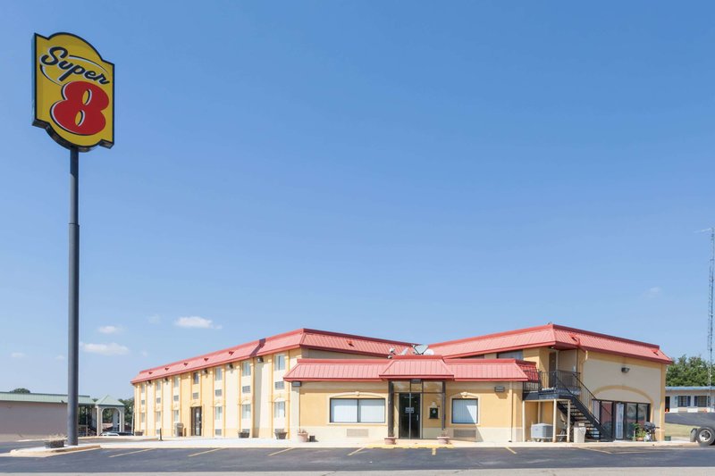 super 8 by wyndham clinton