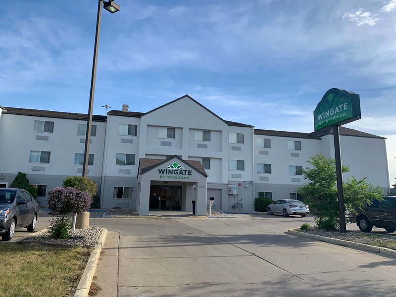 Surestay Plus Hotel By Best Western Minot,North Dakota>>Minot,2.5 star