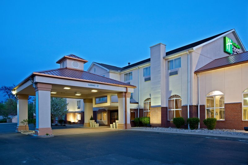 Holiday Inn Express & Suites Cincinnati-N/Sharonville, An Ihg Hotel,Glendale>>Cincinnati,2.5 star