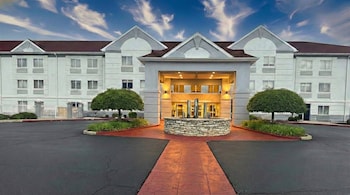 holiday inn express and suites port clinton catawb