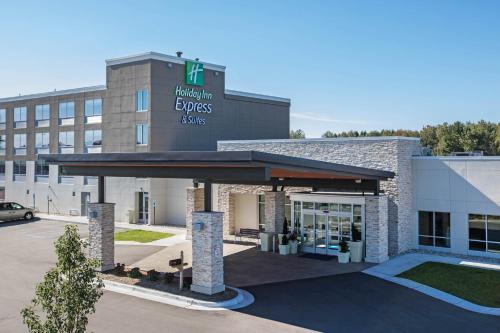 holiday inn express and suites ludington by ihg