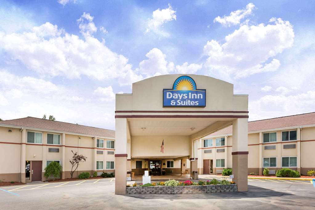 days inn and suites by wyndham bridgeport clarksburg