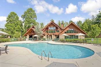 Hilton Vacation Club Bent Creek Golf Village Gatlinburg,3919 E Parkway,3 star