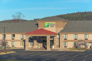 holiday inn express and suites cooperstown by ihg