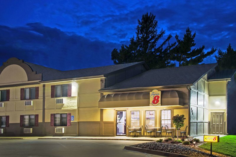 Super 8 By Wyndham Pella,Marion>>Leighton,2 star
