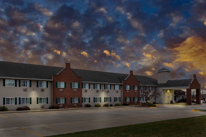 Americinn By Wyndham Pella,Marion>>Leighton,2.5 star