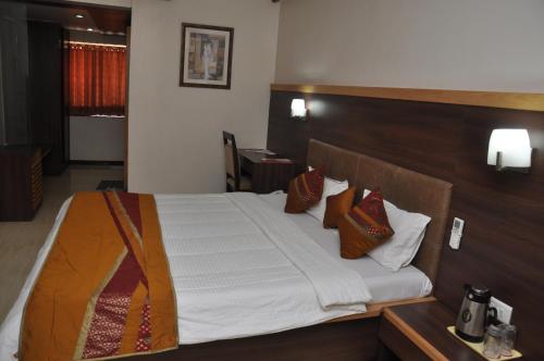 Hotel Rama Residency,,3 star