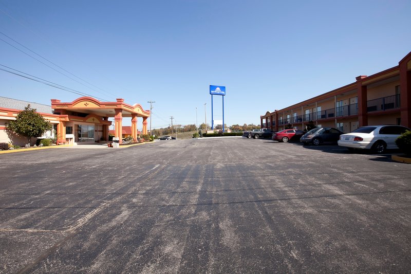Americas Best Value Inn & Suites Williamstown
