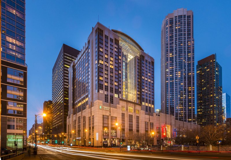 embassy suites by hilton chicago downtown magnificent mile