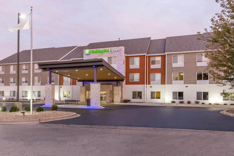 holiday inn express and suites chicago west st cha