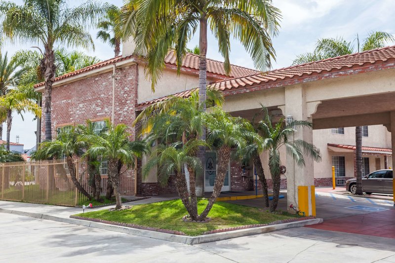 Days Inn & Suites By Wyndham South Gate,Downey>>Cudahy,2 star