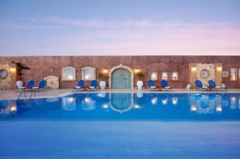 golden bay aparthotel