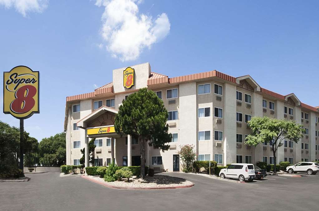 super 8 by wyndham austin north university area