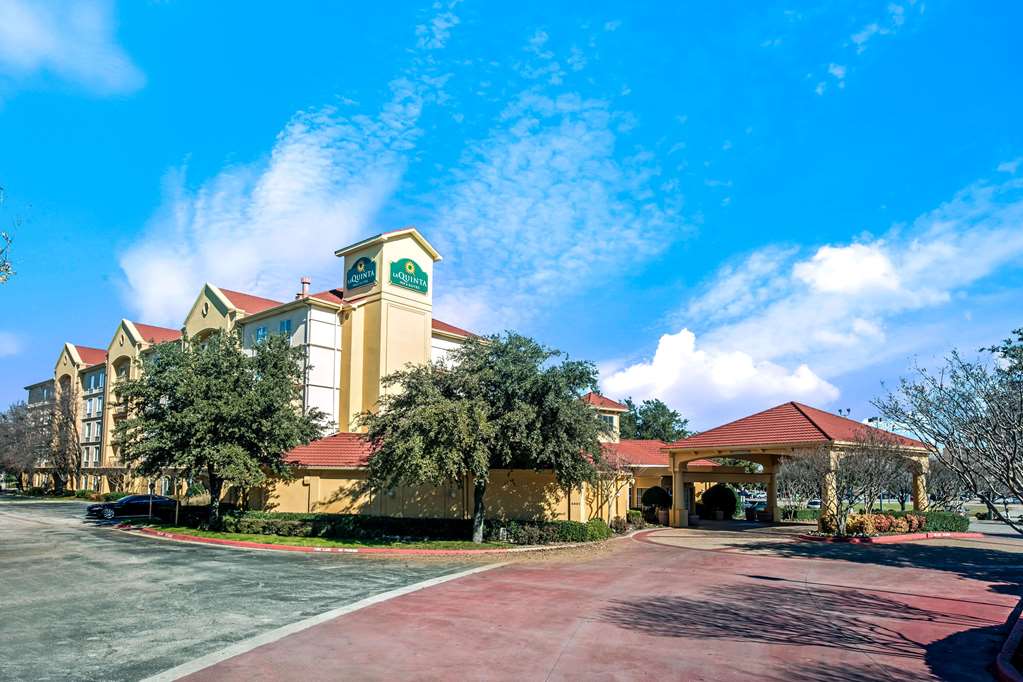 la quinta inn and suites by wyndham dallas arlington south