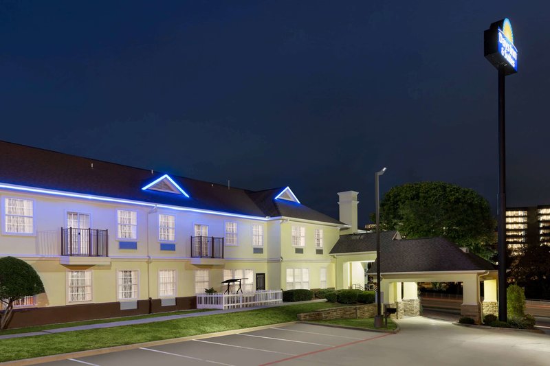 Days Inn & Suites By Wyndham Euless Dfw Airport South,Near C.R. Smith Aviation Museum,2 star