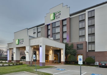 holiday inn express suites irving conv ctr las col