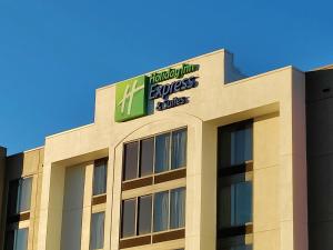 holiday inn express hotel and suites dallas ft wort