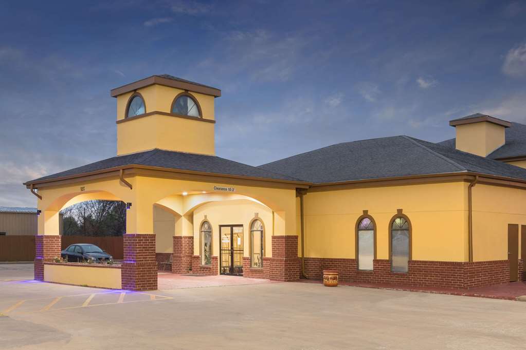 quality inn bay city tx