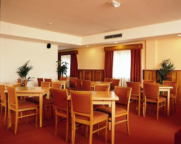 Hotel Navarras,Marco De Canaveses>>Amarante,3 star