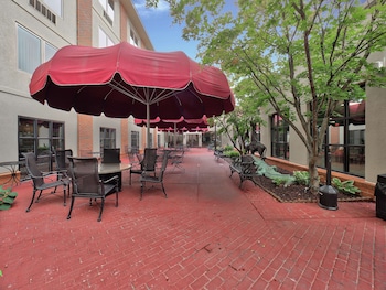 doubletree by hilton hotel bloomington