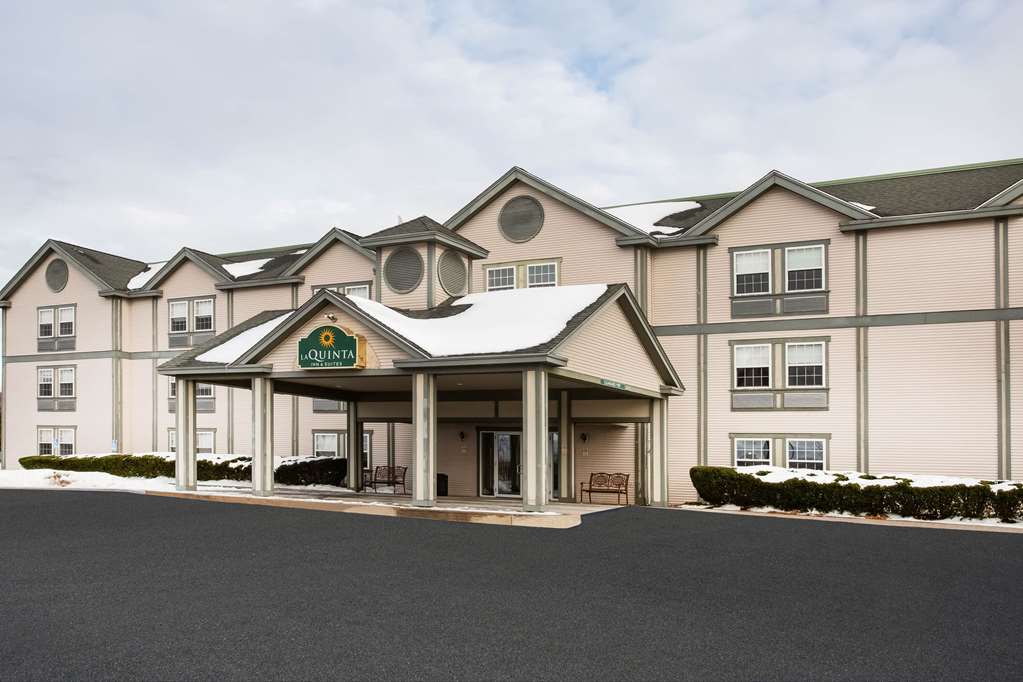 La Quinta Inn & Suites St Albans,Franklin>>Charleston,3 star