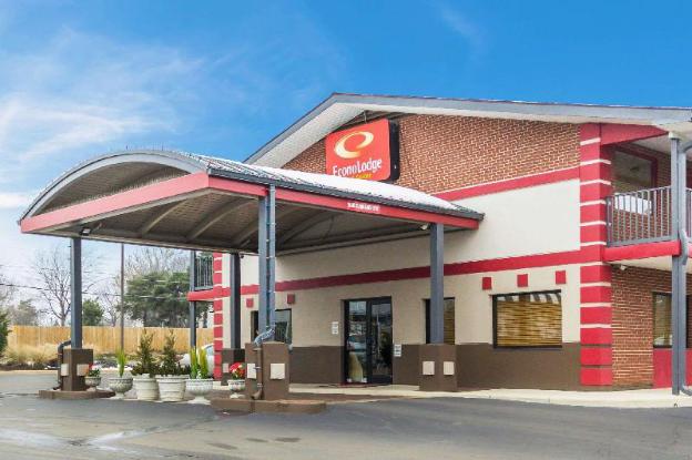 econo lodge inn and suites i 35 at shawnee mission