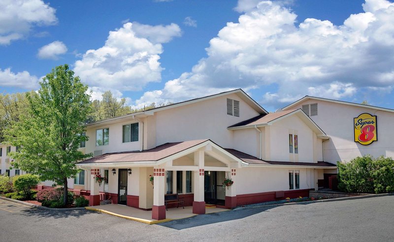 super 8 by wyndham newburgh west point near stewart airport